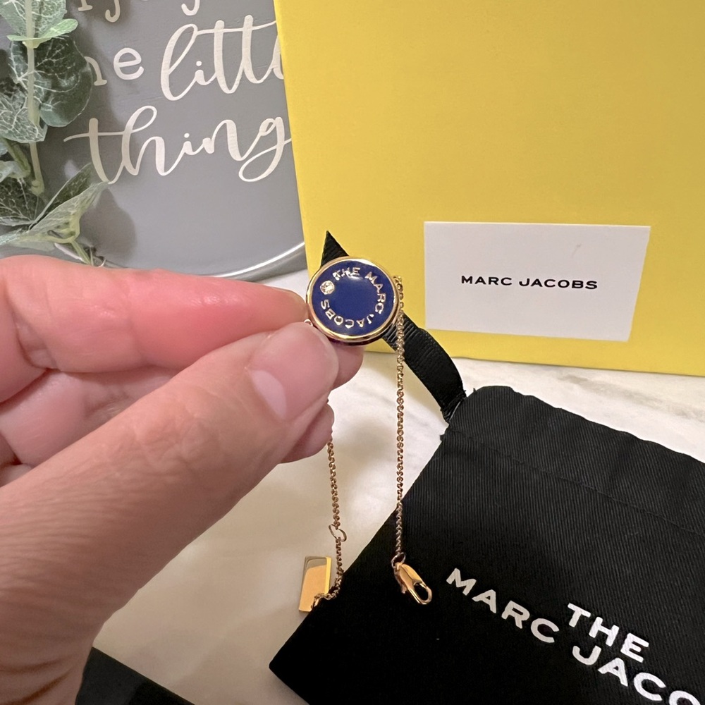 5 pcs. Marc Jacobs Medallion Gold and Blue Bracelet - Picture 5 of 11